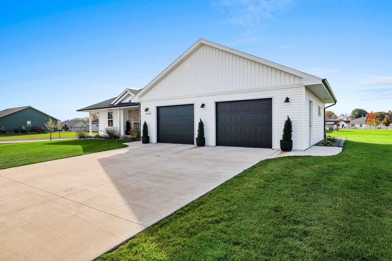 4549 Paul Ln, Green Bay, WI 54313