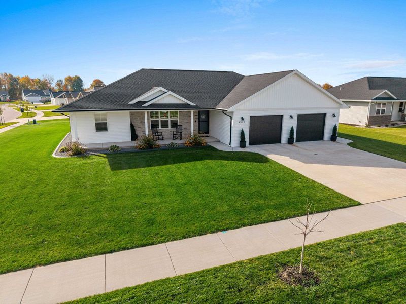 4549 Paul Ln, Green Bay, WI 54313