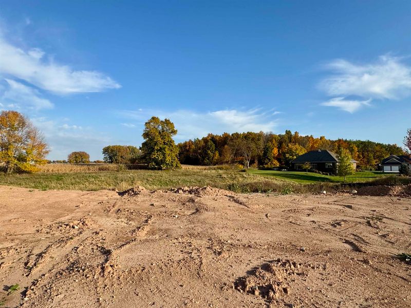 1037 Sandpiper Dr, Menasha, WI 54952