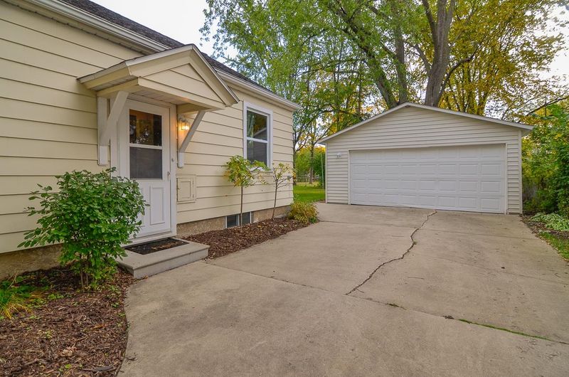 1123 Wirtz Ave, Green Bay, WI 54304-2545