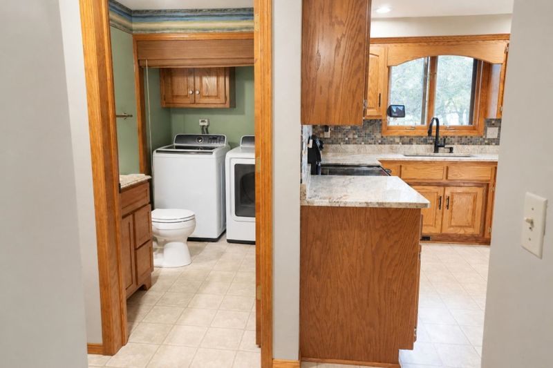 2141 South Point Rd, Green Bay, WI 54313-5429