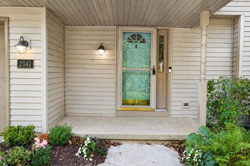 2141 South Point Rd, Green Bay, WI 54313-5429