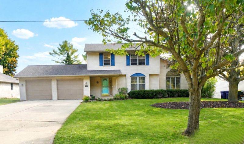 2141 South Point Rd, Green Bay, WI 54313-5429