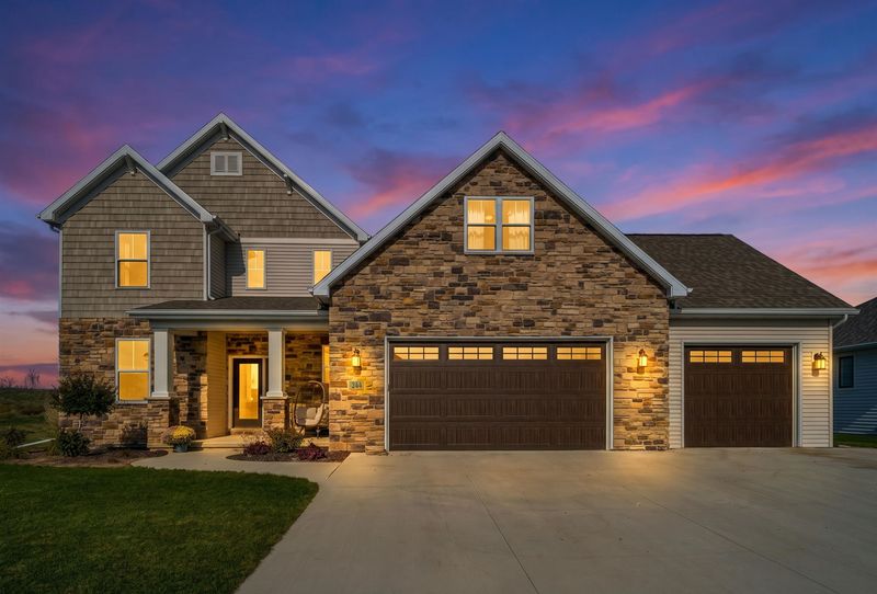 244 E Spartan Dr, Appleton, WI 54913