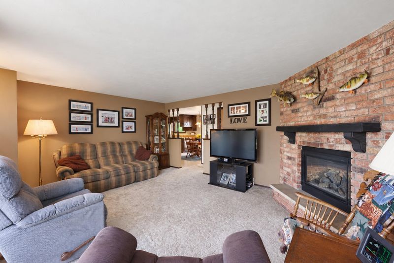 3181 Claymore Ln, New Franken, WI 54229-9775