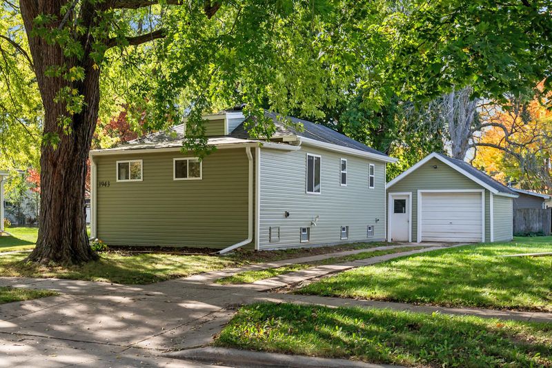 1943 Minnesota St, Oshkosh, WI 54902