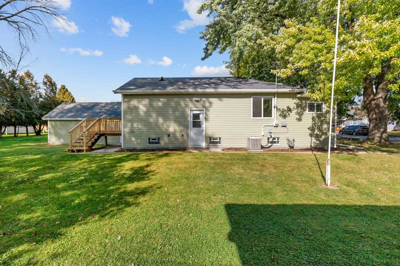 1943 Minnesota St, Oshkosh, WI 54902