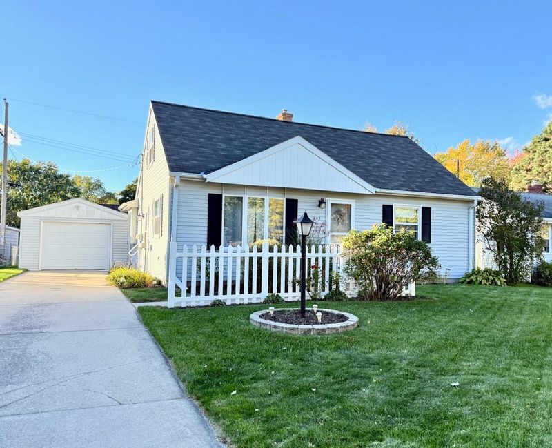 804 Mitchell St, Green Bay, WI 54304