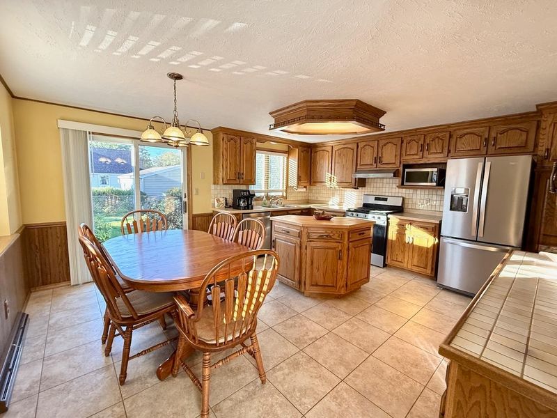 804 Mitchell St, Green Bay, WI 54304