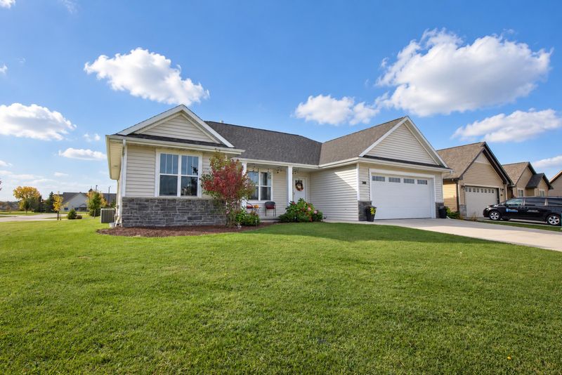 3188 Enchanted Ct, Green Bay, WI 54311-3407