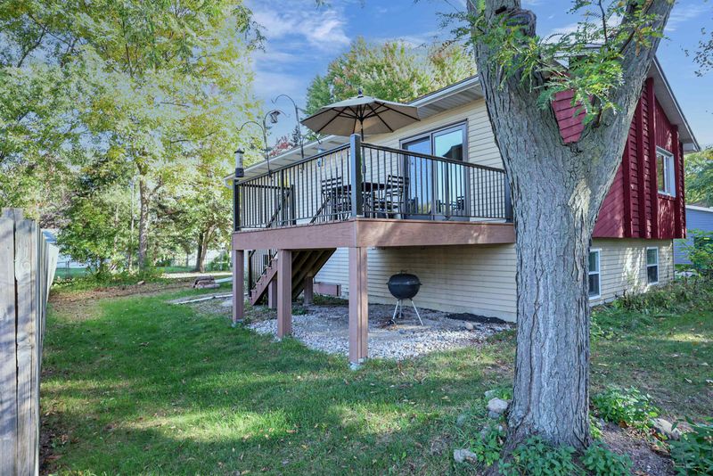 333 Parkwood Dr, Neenah, WI 54956