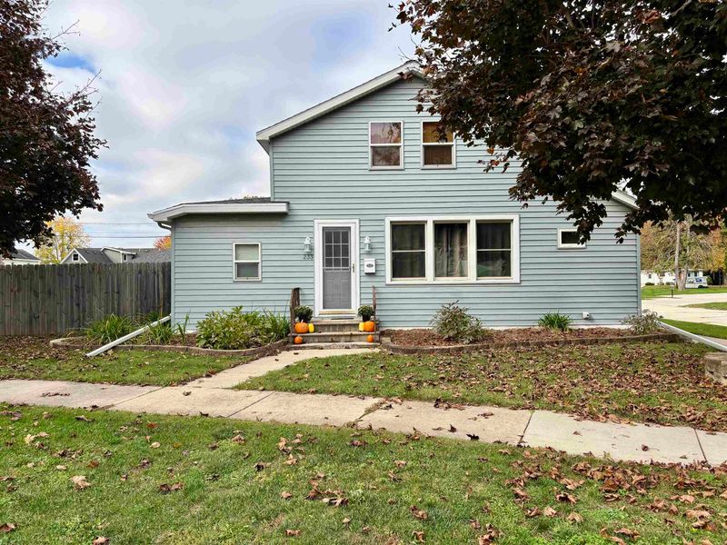 233 N Huron St, De Pere, WI 54115