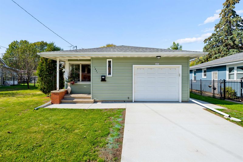 1651 Wisconsin St, Oshkosh, WI 54901-2876