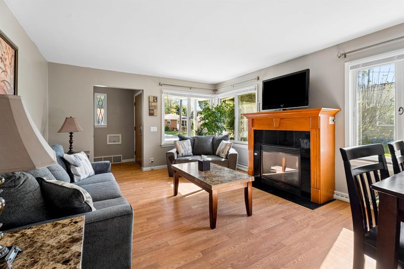 1651 Wisconsin St, Oshkosh, WI 54901-2876