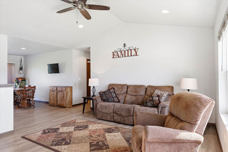 2220 Antelope Trl, Kaukauna, WI 54130