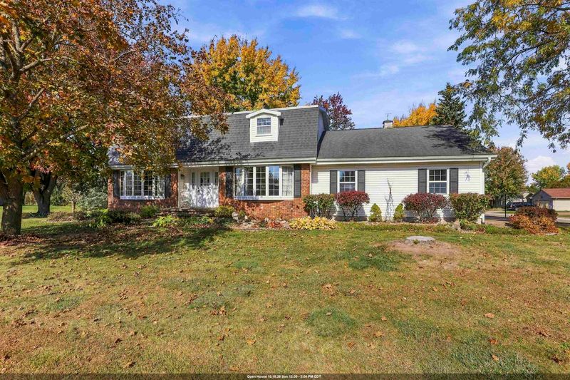 201 Pinecrest Ct, Black Creek, WI 54106-9502
