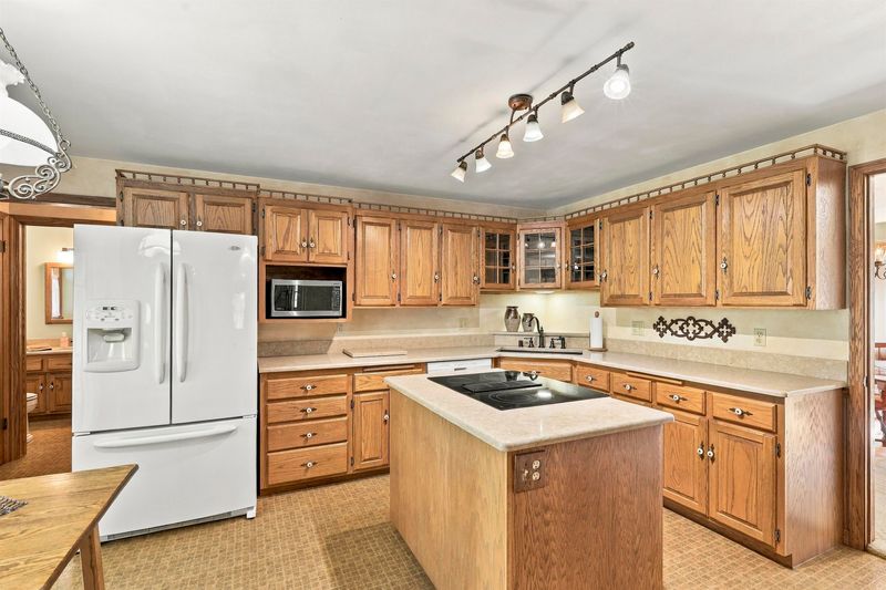 201 Pinecrest Ct, Black Creek, WI 54106-9502