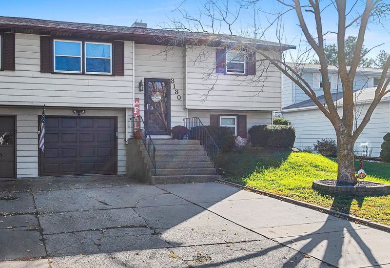3130 Tobermory Dr, Green Bay, WI 54311-7610