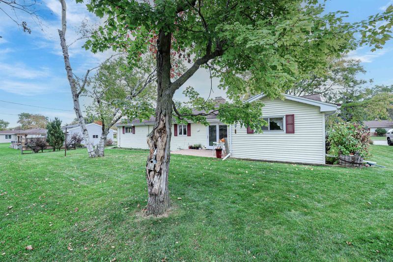 530 W Capitol Dr, Appleton, WI 54911-1029