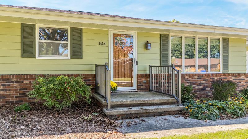 1413 W Edmund Dr, Appleton, WI 54914