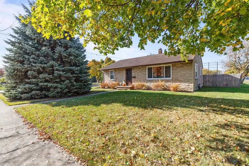 1503 Doemel St, Oshkosh, WI 54901