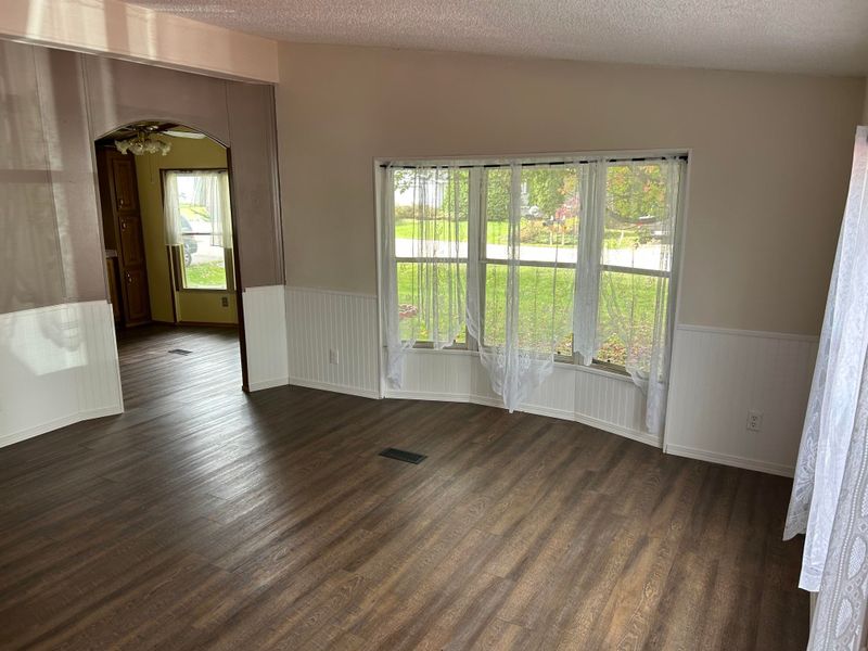 N5916 Derby Ln, Cecil, WI 54111