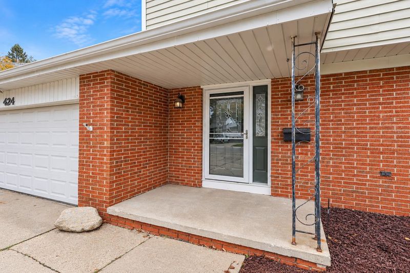 424 St Jude St, Green Bay, WI 54303