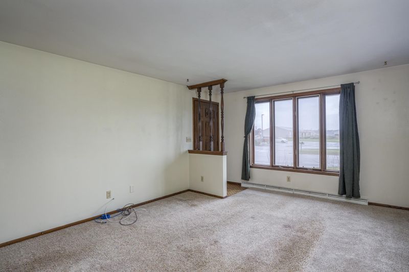 707 E Elm Dr, Little Chute, WI 54140
