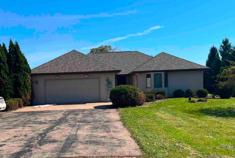 N1630 North Rd, Greenville, WI 54942