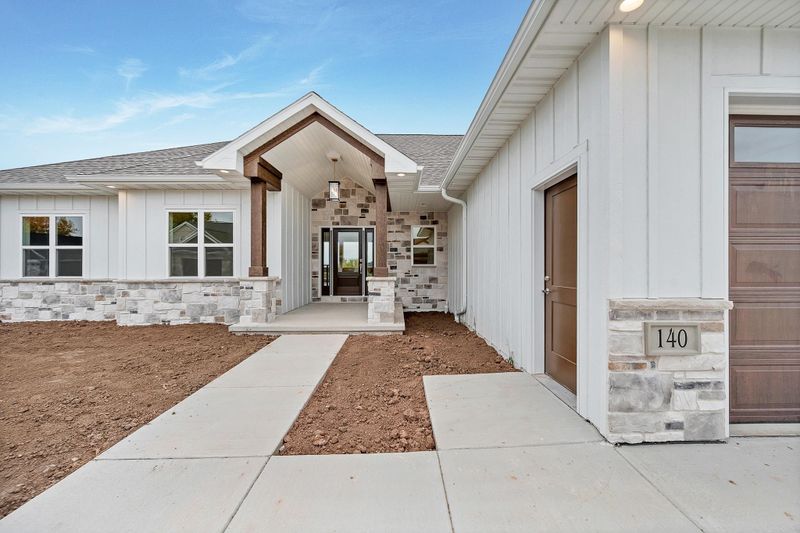 140 Beckerae Ct, Wrightstown, WI 54180