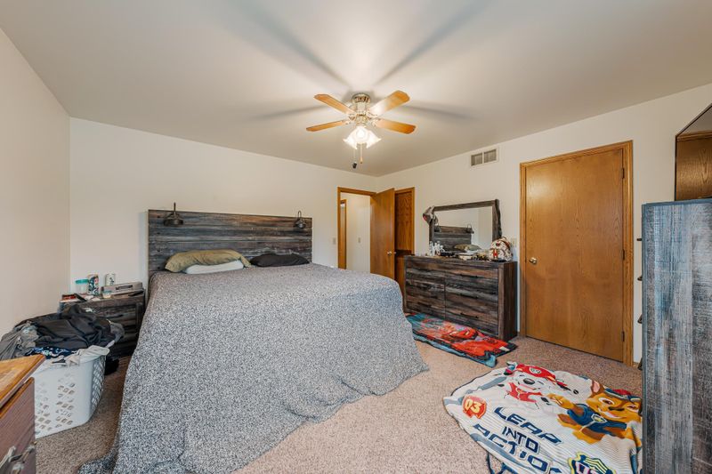 W3216 Westowne Ct, Appleton, WI 54915-6152
