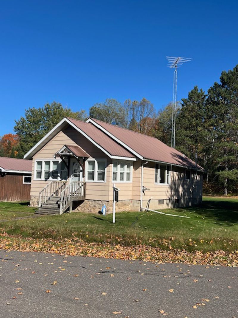 10002 Cypress St, Newald, WI 54511