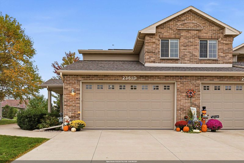 2361 E Plank Cir, Appleton, WI 54915