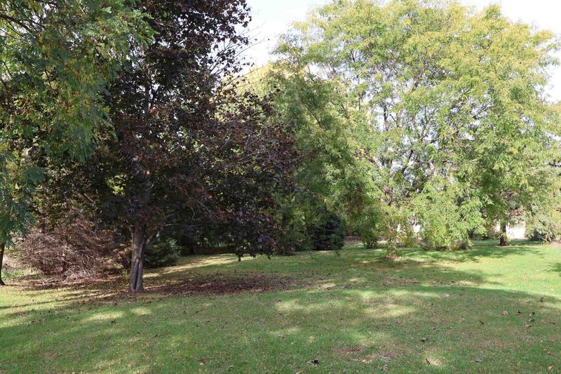2670 W 20th Ave, Oshkosh, WI 54904-8318