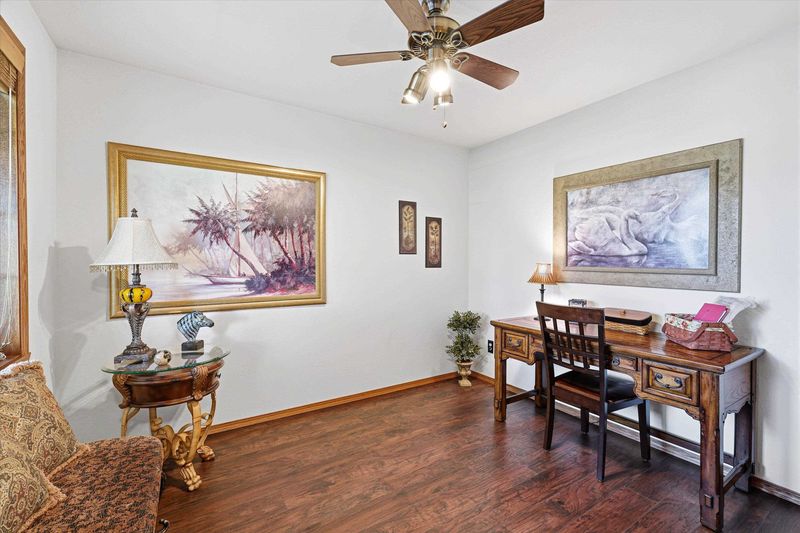 W2421 Hickory Park Dr, Appleton, WI 54915