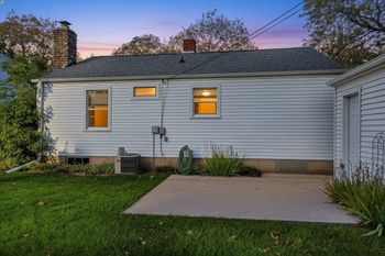 839 Marquette Ave, Green Bay, WI 54304-2411