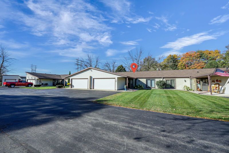 907 Jacobsen Rd #I, Neenah, WI 54956