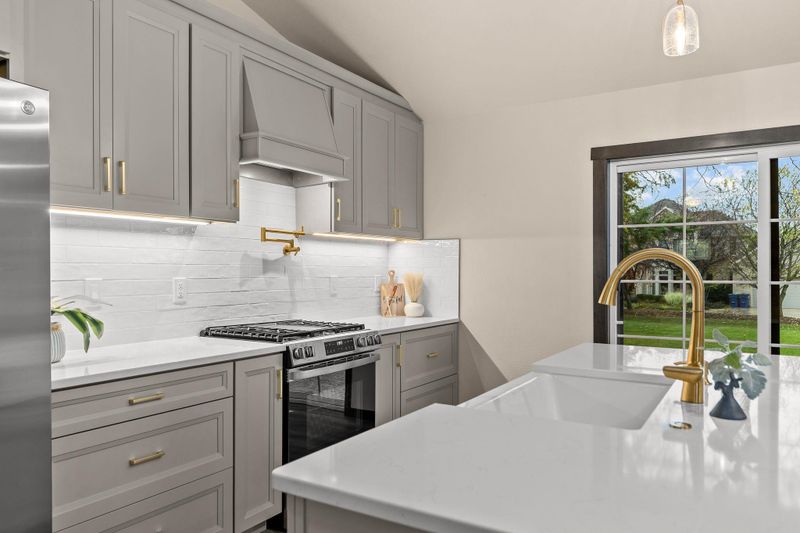 650 S 5th Ave, Winneconne, WI 54986-9608
