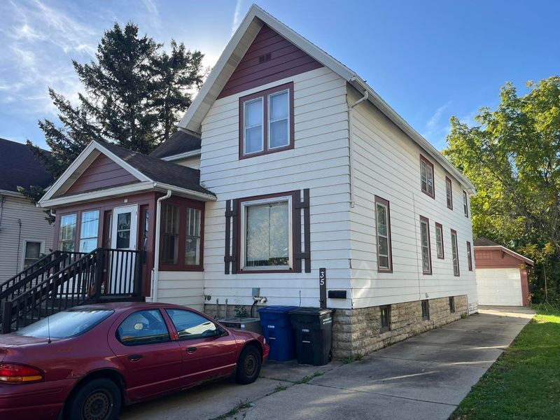 35 W 14th Ave, Oshkosh, WI 54902