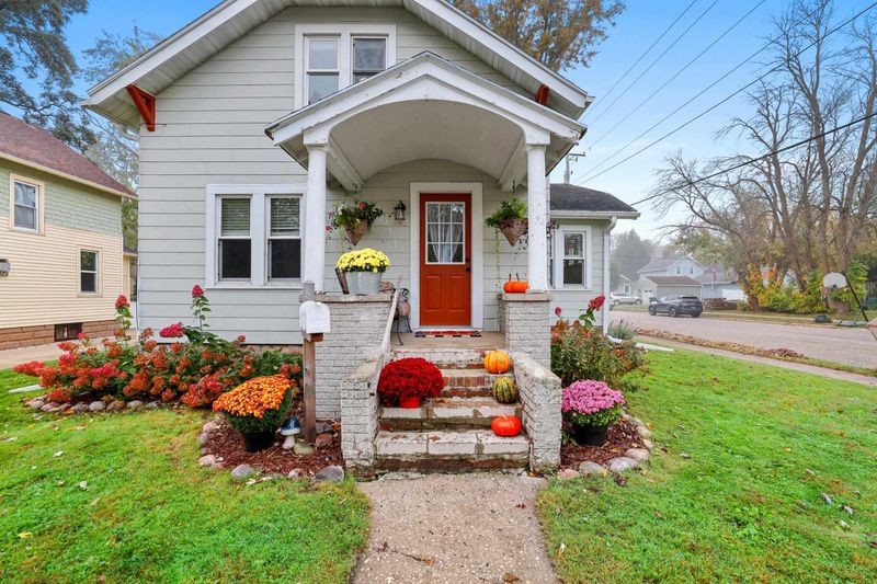 933 W Spring St, Appleton, WI 54914