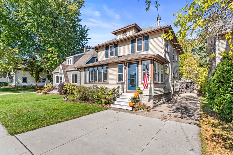 1322 Ceape Ave, Oshkosh, WI 54901