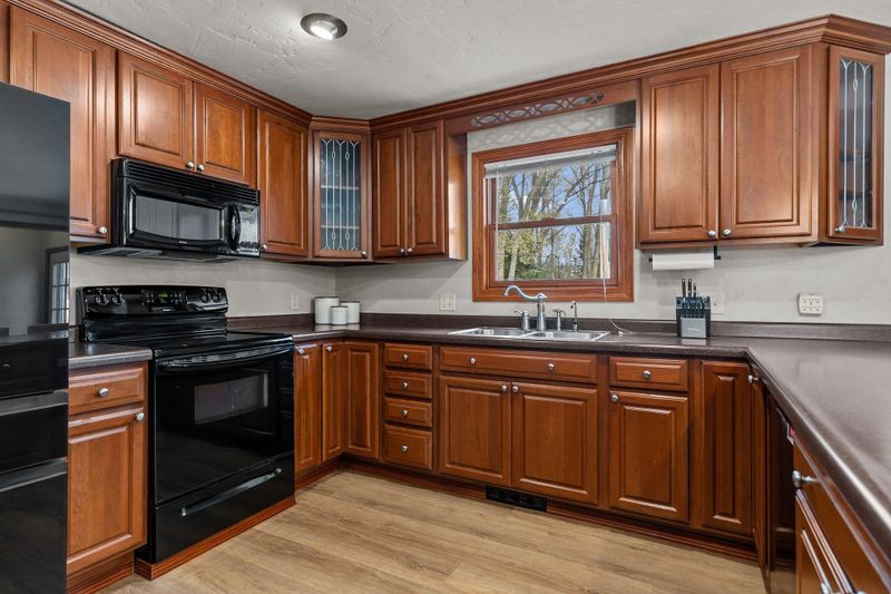 1320 W Edgewood Dr, Appleton, WI 54913