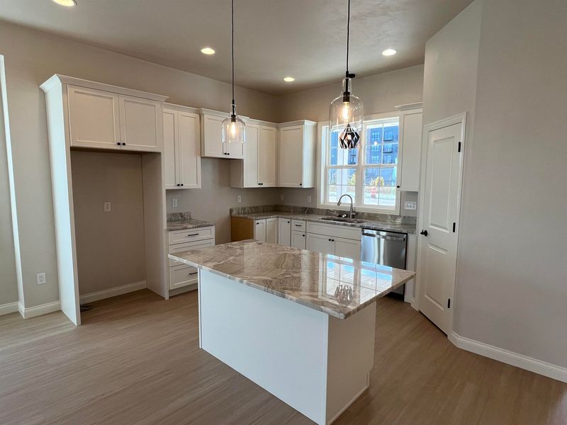 852 W Nova Way, Appleton, WI 54913-9046
