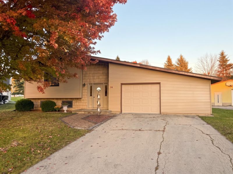 218 Mack Ct, Brillion, WI 54110