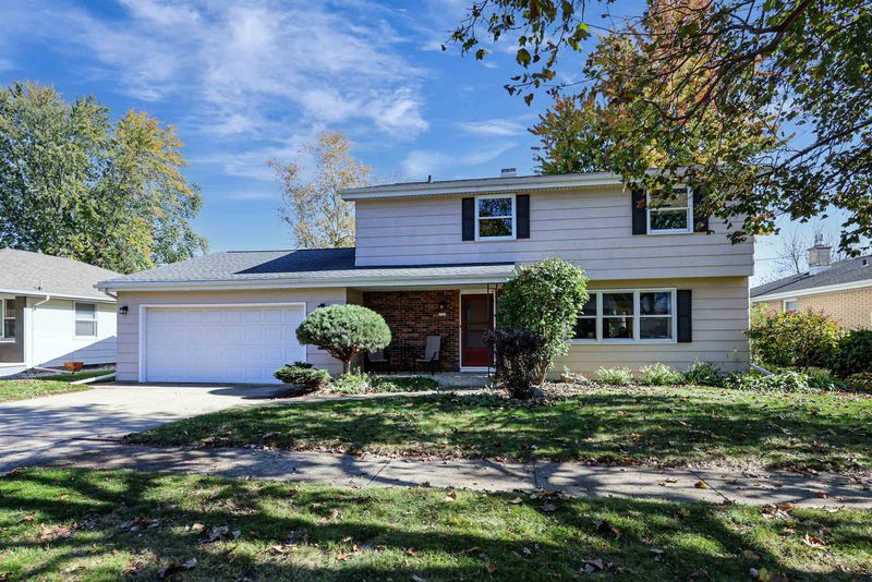 2524 Hillwood Ct, Appleton, WI 54911