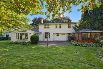 2504 Bittersweet Ave, Green Bay, WI 54301