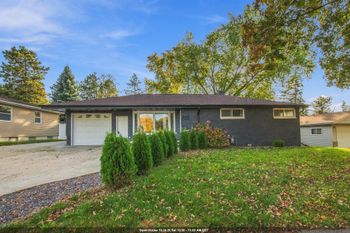 1926 Debra Ln, Green Bay, WI 54302
