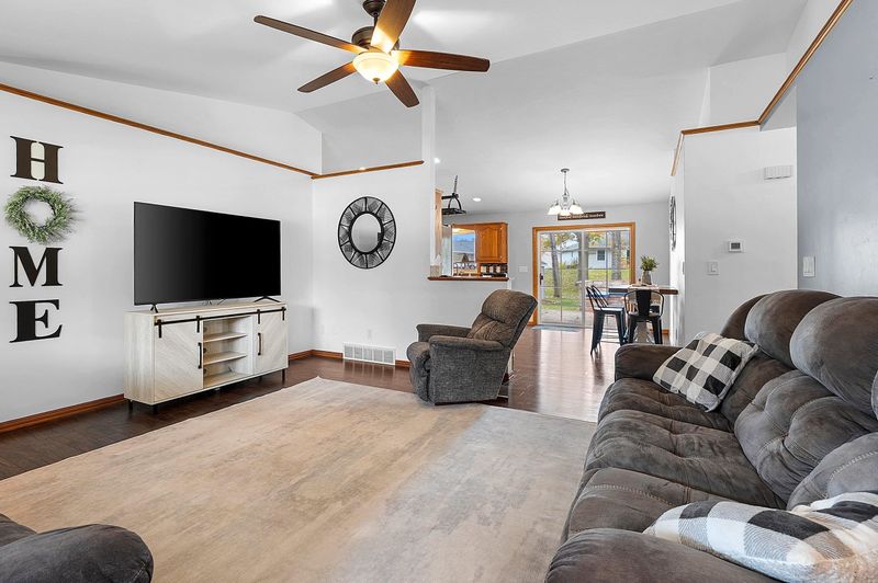 1533 Rockwell Rd, Green Bay, WI 54313