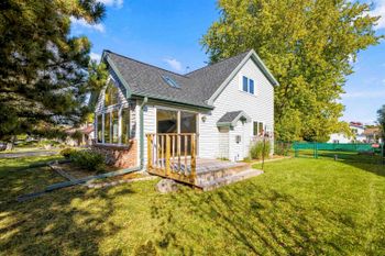 1366 N Oakwood Rd, Oshkosh, WI 54904