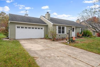 384 Windward Rd, Green Bay, WI 54302-5210